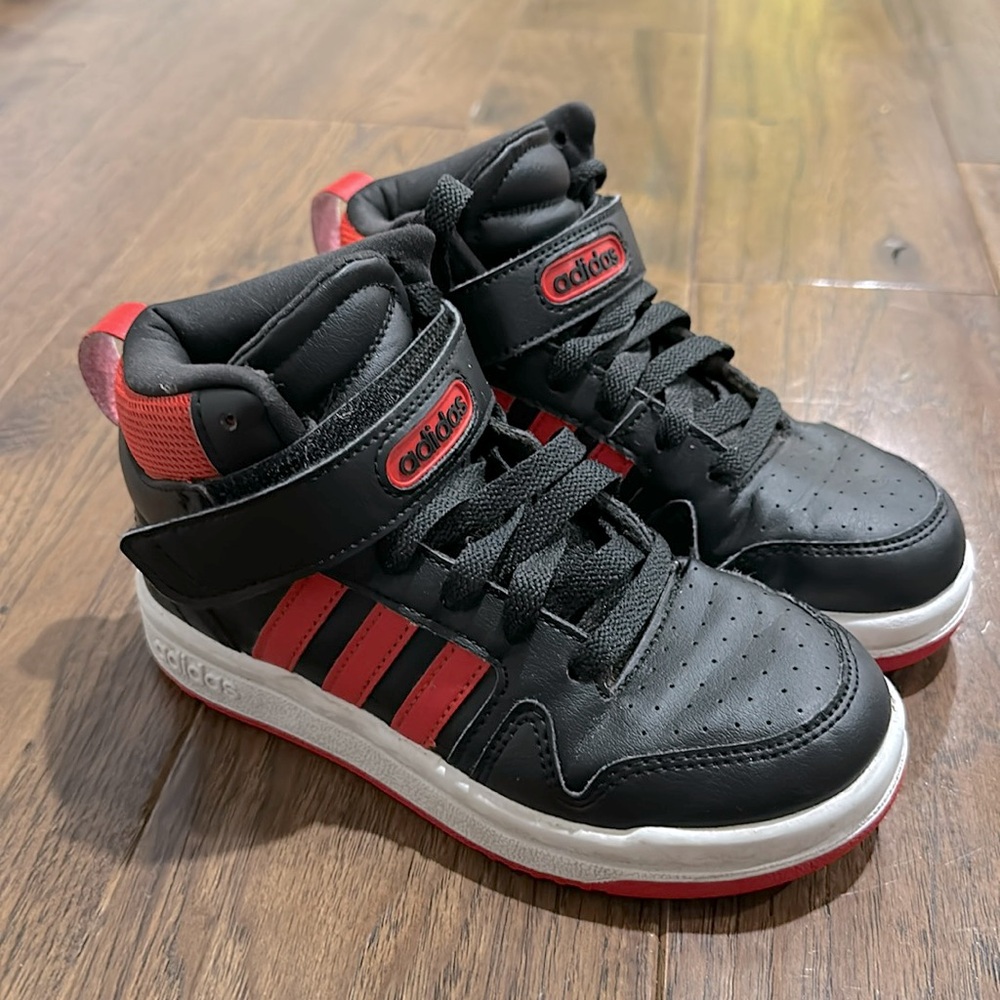 Adidas- POSTMOVE MID SHOES